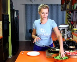 Chicken Fajita Salad – Healthy Dinner Recipe