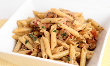 Creamy Pasta w/ Chicken and Bacon Recipe – Laura Vitale – Laura in the Kitchen Episode 822