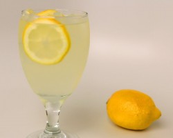 Homemade Lemonade Recipe – Laura Vitale – Laura in the Kitchen Episode 409