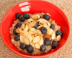 Laura’s Favorite Quick Oatmeal Breakfast Recipe – Laura Vitale – Laura in the Kitchen Episode 520