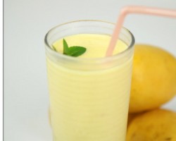 Mango Lassi – Healthy Mango Smoothie