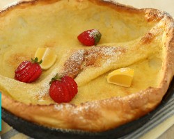 Dutch Baby Pancake |  Hilah Cooking