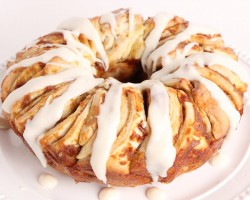 Pumpkin Pull Apart Bread Recipe – Laura Vitale – Laura in the Kitchen Episode 982